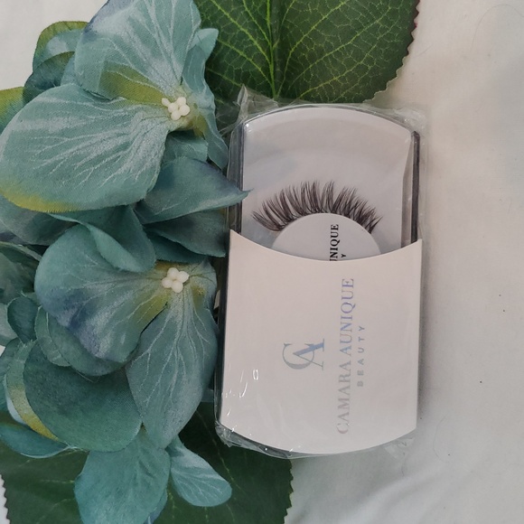 Faux Mink Lashes - Picture 2 of 4